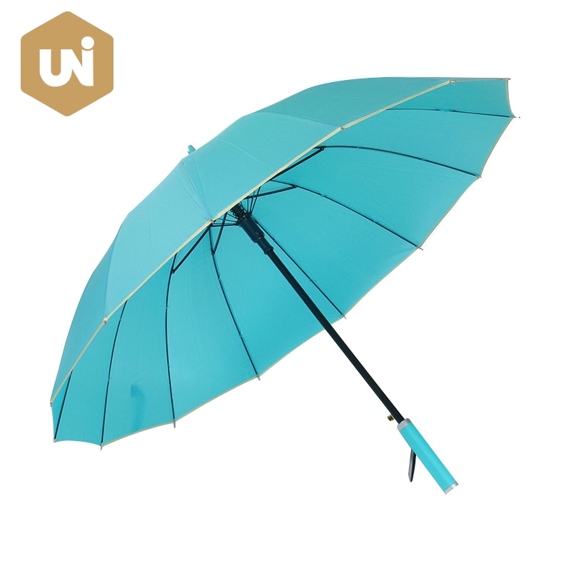 How Does a Long Stick Rain Umbrella Provide Better Protection in Heavy Rain?